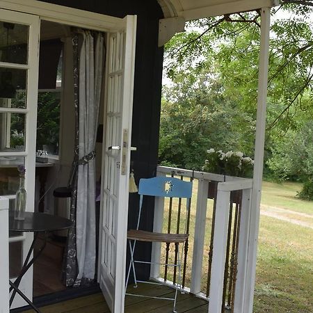 Camping Chez Francis Bed and Breakfast Loupiac  Exterior foto