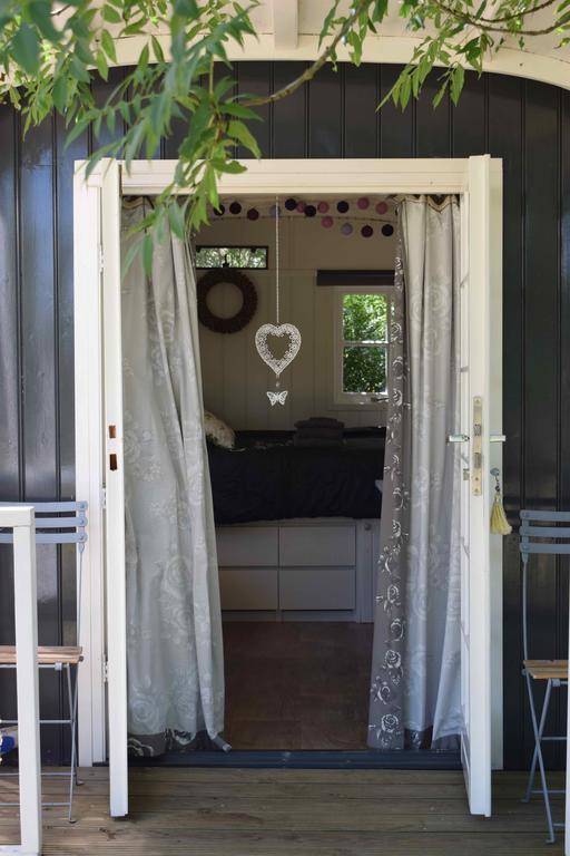 Camping Chez Francis Bed and Breakfast Loupiac  Exterior foto