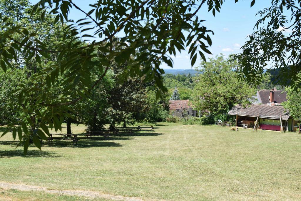 Camping Chez Francis Bed and Breakfast Loupiac  Exterior foto