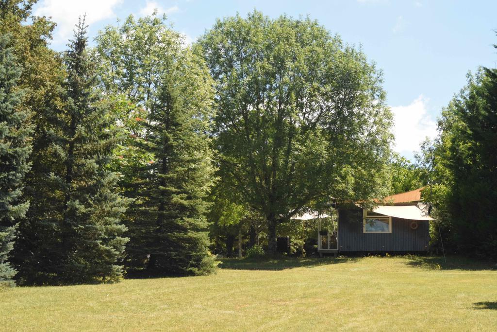 Camping Chez Francis Bed and Breakfast Loupiac  Exterior foto